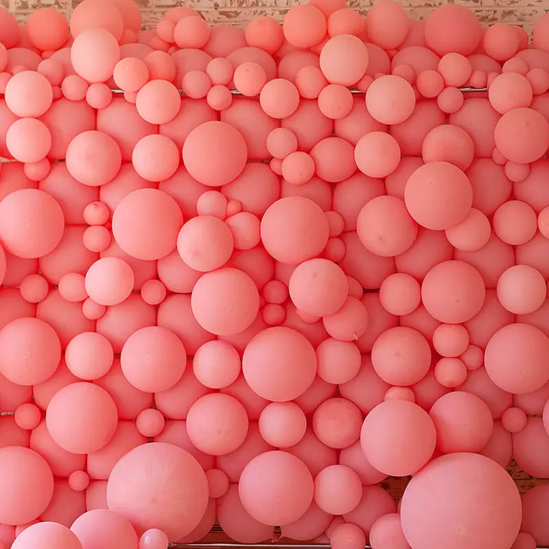 Pillow_Cover_Backdrops_Pink_balloon_wall-pob-backdrops